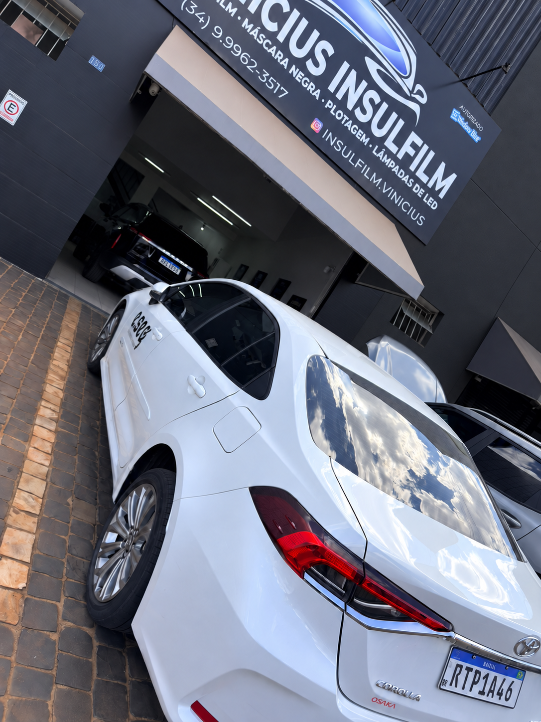 Aplicação de insulfilm automotivo premium em Uberlândia